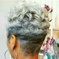 Looooove it!! #TagStylist4Credit #NaturallyGrayHair #NaturallyGrayNaturallySlay #ShortGraySlay #ShortHair #SistaYourGrayHairIsBeautiful #readventures #reathegal #readagal Beautiful Gray Hair, Silver Foxes, Short Sassy Hair, Silver Grey Hair, Natural Gray Hair, Short Grey Hair, Pixie Styles, Sassy Hair