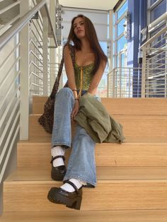 Outfits With Heels Aesthetic, Clothes To Wear With Mary Janes, Bratz Shoes Aesthetic, Mary Jane Sandals Outfit, Platform Heel Mary Janes Outfit, Mary Janes Outfit Casual, Aesthetic Shoes Outfit, Outfits With Mary Janes And Jeans