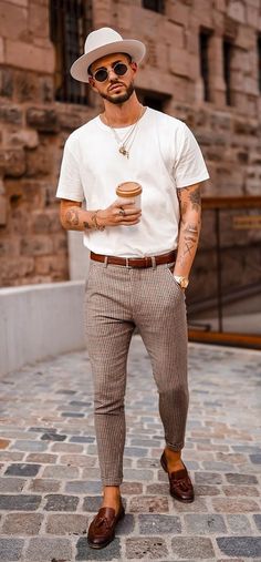 Smart Casual Menswear, Mens Summer Outfits, Mens Casual Outfits Summer, Trendy Mens Fashion, Stylish Men Casual, Mens Fashion Casual Outfits, Stylish Mens Outfits, Brown Pants, Men Fashion Casual Outfits