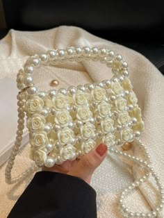 Hand Beaded Bag, Sac Diy, Hand Bags For Women, Pearl Decorations, Pink Y2k, Beige Bag, Pearl Bag, Beaded Handbag, Pink Backpack