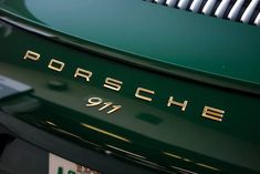 Green Porsche, Dark Green Aesthetic, Slytherin Aesthetic, Koenigsegg, Old Money Aesthetic, Ford Gt, Retro Cars