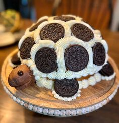 a cake made to look like an oreo cookie turtle