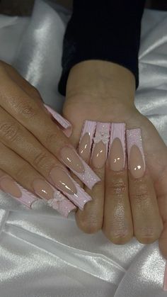 Winter Full Set Nails, Light Pink Sweater Nails, Pink French Christmas Nails, Senior Photos Nails, December Nails Stilleto, Christmas Nails Baby Pink, White And Pink Birthday Nails, Winter Nail Ideas White, Pink Christmas Nails Designs