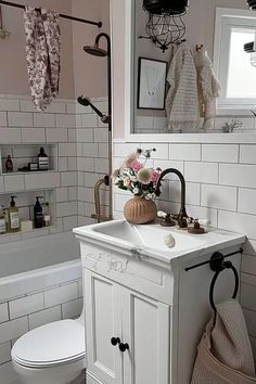 38+ Small Bathroom Ideas for Space-Saving Fixtures