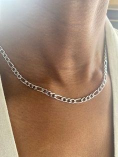 Men's Chain Necklace, Necklaces For Men Silver, Guy Chains Necklace, Mens Necklace Silver, Man With Chain, Silver Chain Necklace Men, Cool Necklaces For Men, Necklaces For Boys, Silver Chain Women