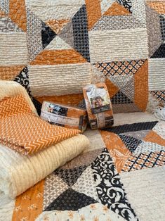 Grandma Quilt, Harvest Quilt, Fall On The Farm, Jelly Roll Projects, Fall Quilt Patterns, Fall Quilt, Jelly Roll Quilt Patterns, Fall Sewing, Quilt Modernen