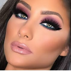 Purple Makeup Looks, Makeup 40, Purple Makeup, Smink Inspiration, Beauty Make-up, Makeup Remover Wipes, Makijaż Smokey Eye, Makeup Hacks, Make Up Remover