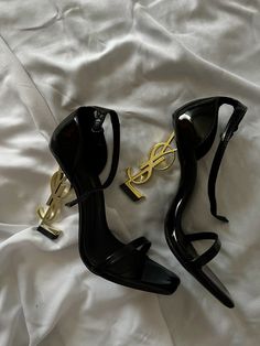 Talon Ysl, Ysl Heels Aesthetic, Pointy Heels Outfit, Korean Heels, Louis Vuitton Shoes Heels, Heels Aesthetic, Dr Shoes, Pointy Heels, Pretty Shoes Sneakers