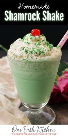 A homemade spin on the iconic fast food Shamrock Shake made with vanilla ice cream, milk, mint extract, and green food coloring. So easy to make! Green Milkshake, Small Batch Sugar Cookies, One Dish Kitchen, Boozy Milkshake, Vanilla Frozen Yogurt, Small Batch Recipes