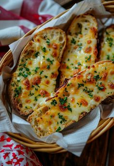 Garlic Bread Photography, Garlic Bread Aesthetic, Bread Aesthetic, Cheesy Garlic Bread Recipe, Cheese Garlic Bread, Aesthetic Cooking, Studying Food, Garlic Bread Recipe, Cheesy Garlic Bread