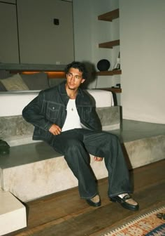 White Outfit For Men Aesthetic, Sport Classy Outfit, Cool Men Aesthetic, Outfit For Slim Guys, 2000s Celebrities Men, Silverlake Street Style, Elliot Grainge Style, Black Man Fashion Aesthetic, Clean Guy Aesthetic Outfits