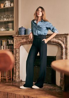 Mode Casual, Mode Inspo, Looks Chic, Work Wardrobe, Waist Pants, Parisian Style, Denim Shirt, High Waisted Pants, Look Fashion