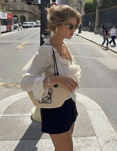 Spring Fashion Australia, Monaco Street Style, Classy Tattooed Women, Italian Outfits Aesthetic, Tuscan Outfits, French Girl Aesthetic Summer, Italian Fashion Summer, Rome Summer, Look Hippie Chic