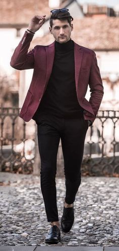 Mens Maroon Blazer Outfit, Maroon Blazer For Men, Best Wedding Outfit For Men, Maroon Blazer Outfit Men Wedding, Blazer Look For Men, Wedding Look For Men, Blazer Ideas For Men, Blazer With T Shirt Men, Men Blazer Outfit For Wedding