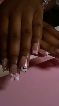 Nail Designs With Hello Kitty, Pink Almond Nails Hello Kitty, Pink Nail Ideas Short Nails, Valentines Nails Beginners, Nails Almond Hello Kitty, Painted Hello Kitty Nails, Cute And Simple French Tip Nails, Pink Acrylic Nails Hello Kitty, Nail Ideas For 11-12