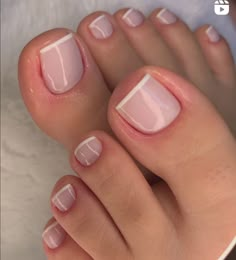 Simple Toe Nails Designs, Spring Toenail Colors 2024, Simple Toe Nail Art, Nails Pies, French Toe Nails, Simple Toe Nails, 2024 Nails