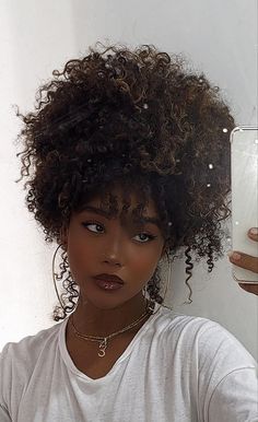 How To Make Your Afro Curly, Black Ginger Woman, Naturally Beautiful People, Regal Black Hairstyles, Women My Type, Long Coily Hair Hairstyles, Simple 4c Natural Hairstyles Short, Very Pretty People, Big Afro Aesthetic