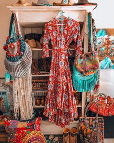 Happy weekend!!! ❤️💞 Think I’m gonna spend it at the beach and do totally nothing 🏖 What about you?  Maxi dress @aurobelleibiza with bags… Boho Style Bag, Dresses Casual Boho, Boho Winter, Ibiza Style, Boho Dresses Long