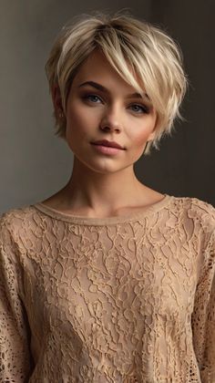 Blonde Hair Transformations Trendy Blonde Hair, Blonde Hair Transformation, Blonde Makeover, Blonde Shades, Blonde Hair Transformations, Shaggy Short Hair, Corte Bob, Short Hair Pixie Cuts