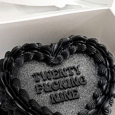 Black Birthday Cake Aesthetic Vintage, Emo Bday Cake, Black Heart Birthday Cake With Glitter, Black And Silver Heart Cake, Black Scorpio Cake, Black Heart Shaped Birthday Cake, 29 Birthday Aesthetic, 29 Birthday Cake Ideas