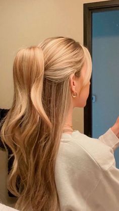 Feminine Ponytail, Hairstyle Examples, Easy Hairstyles For Thick Hair, Curling Wand, Hair Stylies, Bouncy Curls, Easy Hairstyles For Long Hair, Homecoming Hairstyles, Hairstyles For School