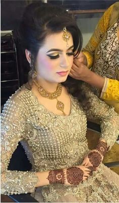 Pakistani Bride# Pakistan!! Pakistan Bride, Pakistani Brides, Pakistan Wedding, Pakistani Bridal Makeup, Desi Bride, Pakistani Bridal Dresses, Asian Bridal, Pakistani Bridal Wear, Pakistani Wedding Dresses