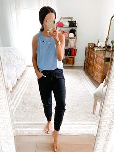 Mom Athleisure Style Summer, Athletic Professional Outfits, Sunday Look Outfits, Pe Teacher Outfits Female, Gym Teacher Outfits, Casual Sporty Outfits Summer, Pe Teacher Outfits, Athletic Leisure Outfit, Athletic Outfit Summer