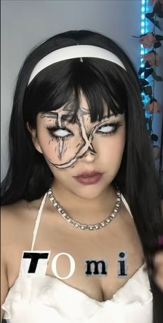 Tomie Junji Ito Two Face, Xiaohongshu Halloween Costume, Tomie Cosplay Makeup, Scary Baddie Halloween Costumes, Tomie Junji Ito Halloween Costume, Tomie Junji Ito Costume, Long Black Hair Halloween Costume, Asian Halloween Characters, Tomie Junji Ito Cosplay Outfit