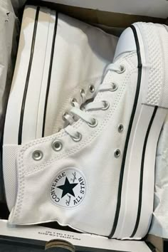 #converse #shoes Converse Platform White, White Converse Aesthetic, White Platform Converse, Cute Converse Shoes, Tenis Converse, Cute Converse, Pretty Sneakers, Converse Platform, White Nike Shoes