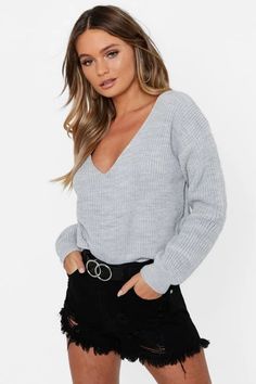 Keep warm in style with VeV Universe range of jumpers and sweaters, including cable knits, oversized and cropped jumpers. Browse all our styles and get yours now! Oversized V Neck Sweater, Satin Teddy, Crop Jumper, Casual Knitwear, Sequin Sweater