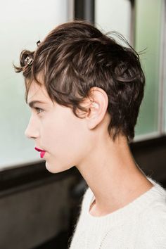 If you have short hair… Short Wavy Pixie, Messy Pixie, Haircuts For Wavy Hair, Haircuts For Curly Hair, Short Wavy Hair, Short Wavy, Short Pixie Haircuts, Hair Stuff, Summer Hair