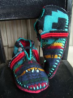 pendleton mocs Pendleton Shoes, Beaded Moccasins, Pendleton Blanket, Boho Shoes, Pendleton Wool, Boho Girl, Moccasins Slippers, Colorful Shoes, Creation Couture