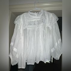 White Blouse Never Worn, Like New Condition Size M, Float Fit Vintage White Blouse For Day Out, Vintage White Top For Brunch, White Vintage Top For Brunch, Free People Top, White Blouse, Free People Tops, Float, Free People, Color White