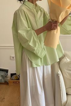 outfits Green And White Clothes, Boho Elegant Outfit, Green Shirt Outfit, Pink Shirt Outfit, Blouse Casual Fashion, Modest Summer Outfits, Modest Fits, Hijabi Style, Color Pastel