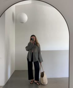 Minimal Style Outfits, Slow Clothing, Minimalist Wardrobe Capsule, Job Clothes, Vibe Clothes, Minimalist Wardrobe, Holiday Looks