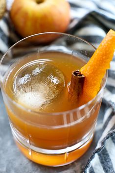 Apple Cider Old Fashioned Cocktail Recipe Cider Cocktail Recipes, Bourbon Recipes, Apple Cocktail, Old Fashioned Drink, Apple Cider Recipe, Coctails Recipes, Cider Cocktails, Thanksgiving Cocktails, Bourbon Drinks