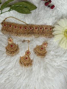 This set is perfect for wedding/ receptions 🤩 Elegant Formal Tikka With Tilla Details, Elegant Tikka For Wedding And Festivals, Elegant Wedding Tikka For Festivals, Elegant Chandbali Sets With Matching Earrings, Kundan Bridal Necklace With Matching Earrings For Wedding, Elegant Wedding Tikka With Intricate Design, Elegant Bridal Accessories With Stone Work For Party, Elegant Party Bridal Accessories With Stone Work, Elegant Hand-set Lehenga For Festivals