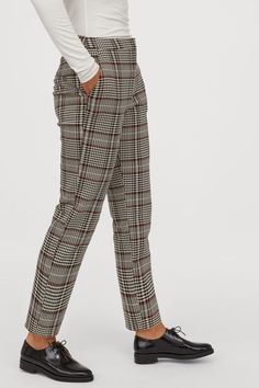 Tweed Pants Outfit, Professional Pants, Check Trousers, Beige Plaid, Checked Trousers, Stylish Work Outfits, Blazer With Jeans, Faux Leather Skirt, Ankle Length Pants