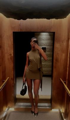 Money South Africa, Luxury Outfits Summer, Old Money Aesthetic Summer, Old Money Style Outfits, Workplace Outfits, Quiet Luxury Outfits, Baddie Outfits Winter, Hyper Feminine Outfits, Grown Women Outfits