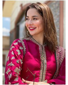 Hania Aamir, Pakistani Formal Dresses, Hania Amir, Bridal Dresses Pakistan, Belle Silhouette, Casual Indian Fashion, Pakistani Dresses Casual