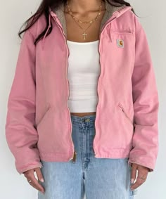 Pink Carhartt Jacket Outfit, Pink Carhartt Vest, Carhartt Women Outfits Jackets, Carhartt Jacket Outfit Woman, Carhartt Jacket Outfit, Winter Arc, Jacket Outfit Women