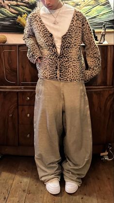 Male Outfit, Jdm Racing, Outfit Cardigan, Nostalgia Aesthetic, Animal Print Pants, Outfits Baggy, Street Fashion Men Streetwear, Guys Clothing Styles, Mens Outfit Inspiration