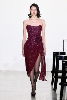 Magenta Fashion, Fall 2023 Ready To Wear, 2023 Ready To Wear Collection, Elie Saab Couture, 2023 Ready To Wear, New York Fall, Dresses Cocktail, White Dresses, Winter 2023