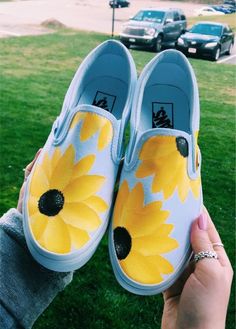 Canvas Shoes Diy, Vans Shoes Fashion, Custom Vans Shoes, Painted Shoes Diy, Cute Vans, Painted Canvas Shoes, Painted Vans, Nails Yellow, Custom Painted Shoes