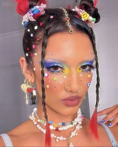 Edc Makeup, Carnaval Make-up, Rave Hairstyles, Gem Makeup, Rave Looks, Rave Hair, Rave Makeup, Face Jewels, Festival Hair