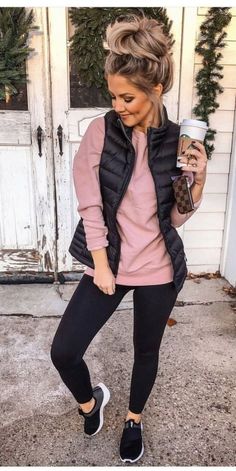 Winter Mode Outfits, Fancy Fashion, Athleisure Trend, Outfit Jeans, Closet Inspiration, Sweatshirt Outfit, Chic Sweaters