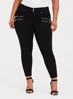 Plus Size Ripped Jeans, Plus Size Goth, Women's Plus Size Jeans, Most Comfortable Jeans, Apple Shaped, Jeans For Women, Plus Size Womens Clothing, Plus Size Jeans, Shirt And Pants