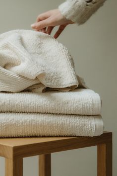 Beautiful ecological towels made of undyed, organic cotton . Highly absorbent, light and quickly dry. Treat yourself with beautiful natural essentials for the bathroom, go to bymolle.com for more inspiration Towel Photography Ideas, Towels Photoshoot, Towel Pictures, Photo Series Ideas, Towel Photography, Bathroom White, Towels For Bathroom, Uni Room, Mood Images