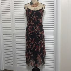 Rampage Floral Midi Dress. Junior 7. Bust: 16” Length: Approx 45.5” (Strap To Hem), Lined. 90s Spaghetti Strap Dress, Midi Dress Vintage, Midi Casual Dress, 2000s Dresses, Oxfords Outfit, Midi Dress Casual, Floral Midi Dress, Everyday Outfits, Vintage Dresses