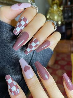 Pink And Brown Checkered Nails, Checkered Coffin Acrylic Nails, Checkered Heart Nails, Checker Nail Art, Nail Designs Dark Colors, Checker Nail Designs, Nail Designs Checkered, Pink Checkered Nails, Checkered Nail Designs